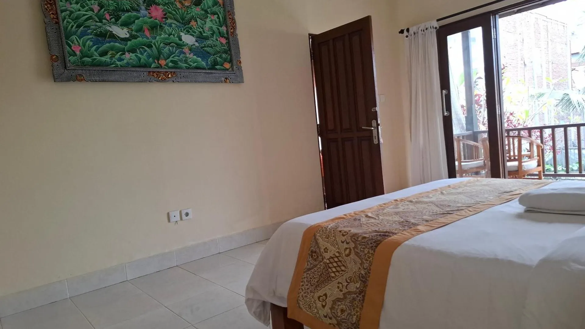 Penzion Evan House Homestay With Kitchens And Private Balconies Ubud Indonésie