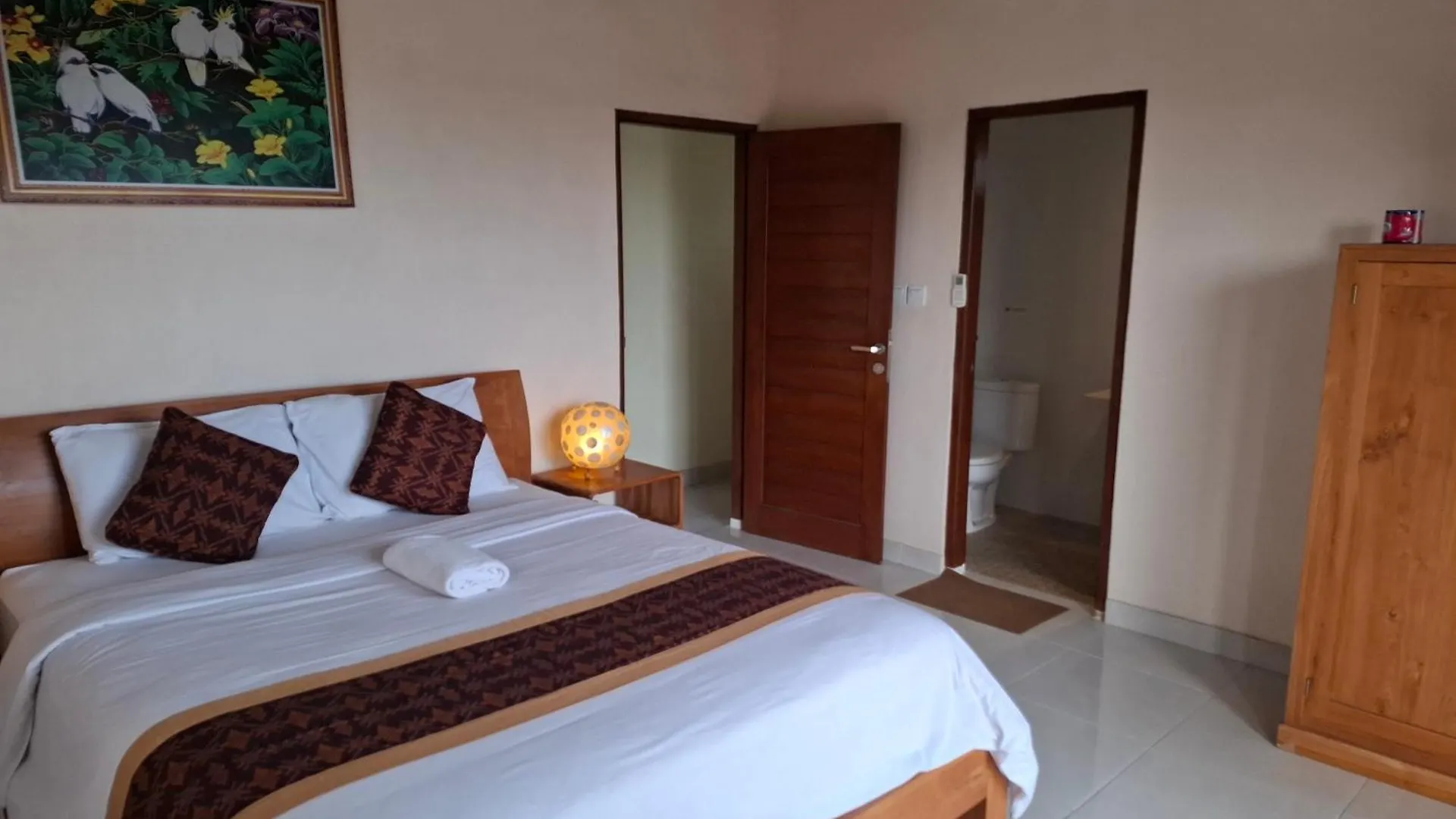 Evan House Homestay With Kitchens And Private Balconies Ubud