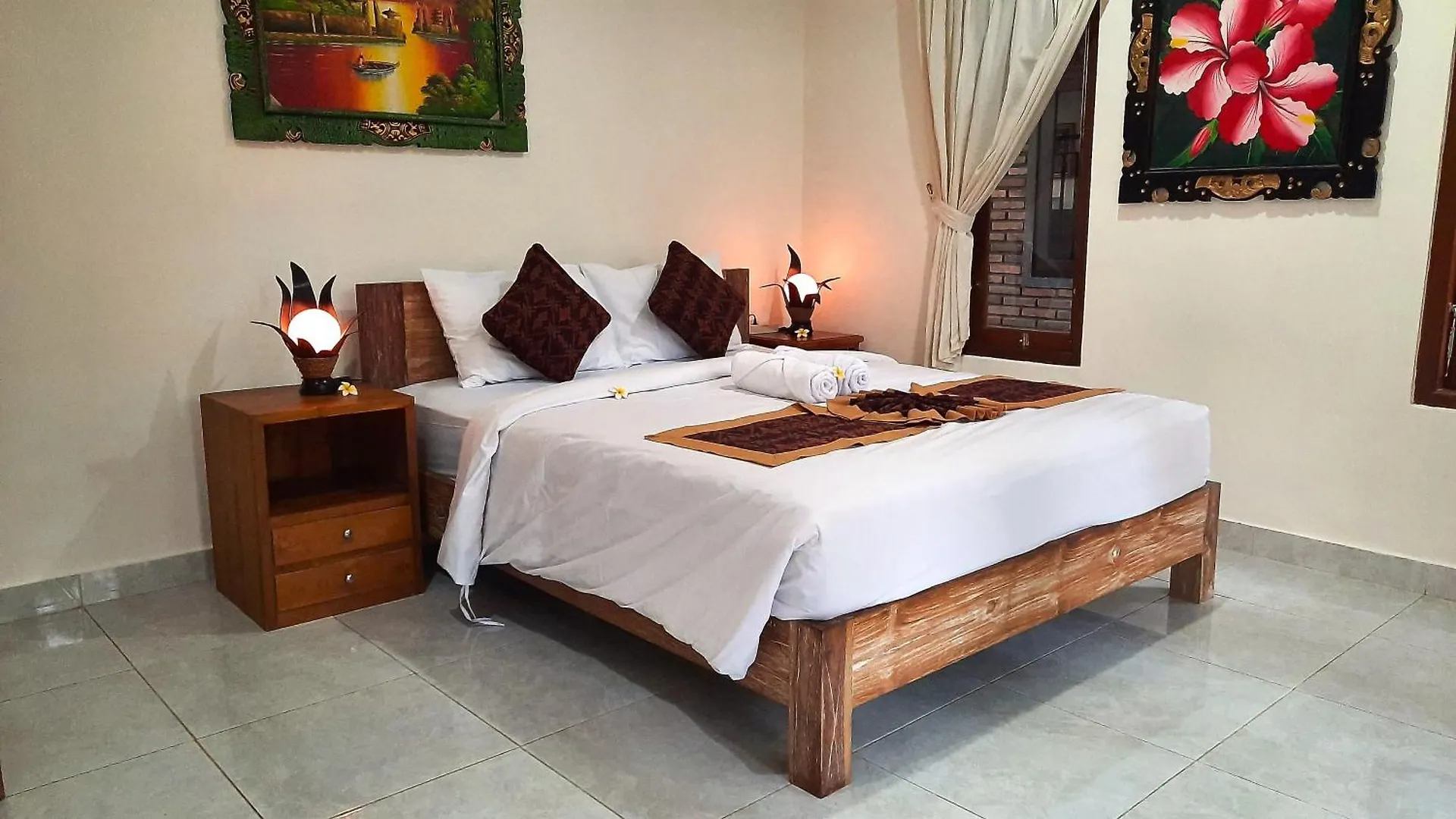 Evan House Homestay With Kitchens And Private Balconies Ubud  Guest house